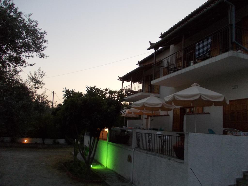 Philippos Apartments Afissos Exteriör bild